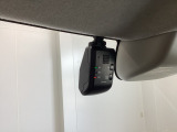 ドライブレコーダーフロント 万が一の事故やあおり運転の際に役立ちます。駐車監視機能付きで、エンジン停止時も安心です
