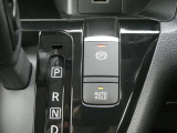 信号待ち等で重宝するオートホールド機能付の電動パーキングブレーキ☆