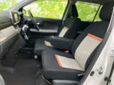 シンプルで機能的な内装。必要なものがすぐに手の届く場所に配置されており、運転操作もスムーズに行えます。快適な空間設計です。