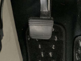 足踏み式パーキングブレーキです。