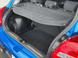 こちらのお車にはトノカバーが装備されています!外から荷室が見えなくなりますのでプライバシーの保護や防犯に役立ちます!