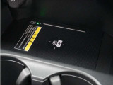 ◆ワイヤレス充電器◆ワイヤレス充電対応のスマートフォンを置くだけで充電が可能でとても便利な機能です。