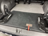 アイデア次第でいろいろな使い方ができる広くて使い勝手のいい荷室。