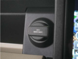 ◆12V電源ソケット◆スマートフォンの充電等にも便利な電源ソケット!使いやすい場所に装備されています。