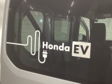 シートヒーター付き!直接体を温てくれるので寒い日の運転も快適です。