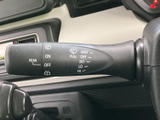 雨天時でもクリアな視界を確保できます。ワイパーの作動状況を確認し、安全運転を心がけましょう。