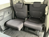 【スライドシート】後席にもスライド機構があることで、細やかに荷室スペースを確保!日常の様々なシーンに対応します♪