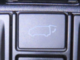 パワーバックドアを装備しております。