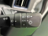 オートライト機能 周囲の明るさに応じて、ヘッドランプを自動的に点灯・消灯ができます。
