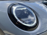 MINIのオートライトは積極的にライトをつけることにより、自車の存在を周囲に向けアピールいたします。それは安全性への配慮でもあります。