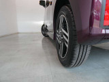 リヤタイヤの溝も十分に残っております。タイヤサイズは155/65R14となっております。