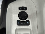 オート格納機能付きミラー キーフリーシステムのドア施錠に連動して自動的に格納!乗降時のミラー操作の手間が省けて便利です♪閉じ忘れを防げるほか、降車の直前まで後方の確認ができます!!