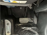 運転席足元