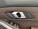 BMWプレミアムセレクション前橋では、高年式低走行モデルからMモデル、年式が経ちなかなかディーラーでは見かけないモデルまで幅広いラインナップで認定中古車を取り扱っております。品質に自信があります。