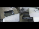 車内には使い勝手の良い収納スペースを随所に配置。小物から日常アイテムまで、すっきり収まります。