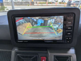 目的地までの案内や情報表示を行うナビゲーション。初めて行く場所へのドライブも快適にサポートします。