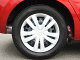 ★右後タイヤ★足元をグッと引き締めてくれます!タイヤ詳細 185/60R15インチで、タイヤの溝は6mmとなります。