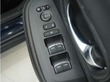 ◆パワーウィンドウスイッチ◆運転席から全席の窓の開閉操作を行うことが出来いつでも換気ができます!