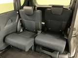 【スライドシート】後席にもスライド機構があることで、細やかに荷室スペースを確保!日常の様々なシーンに対応します♪