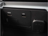 【USB接続】USB接続も可能です。スマートフォンと連動して音楽も再生可能です。