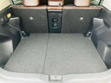 【シートアレンジ】人をお乗せの際は座席、荷物を載せる際は荷室として、用途に合わせて切り替えができます。