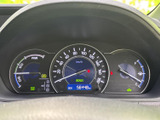 直感的で見やすい表示で、車の状態を把握できます。走行情報をひと目で確認でき、安全運転をサポートします。