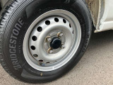 右リヤタイヤの画像です!