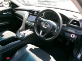 機能的な運転席は運転の妨げにならずストレスを感じさせません。