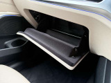 車両の詳細、ご質問につきましては、弊社営業スタッフまでお気軽にご連絡下さいませ。遠方のお客様には実車の詳細画像送信も承ります。お客様からのお問合せをお待ち致しております。