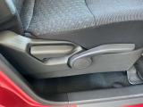 快適に運転できるドライブポジション!シートリフターもあるので無理のない運転姿勢がとれます。