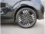 左リヤ205/60R17タイヤ&純正アルミホイール!
