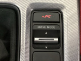 ドライブモードスイッチでSPORTモード、NORMALモード、ECONモードの3つのモードから走行モードを切り替えることができます♪