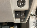 電動格納式リモコンドアミラー。