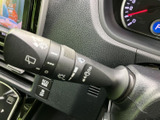 雨天時や視界不良時でも、安心して運転できます。ワイパーの作動状況を簡単に確認できるデザインです。