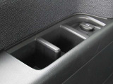 3列目シートの横にもドリンクホルダーを左右それぞれ装備しています!
