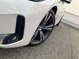 長時間の運転でも疲れにくく、オーナー様の事だけを考えて作成したBMWならではのとっておきのシートです。