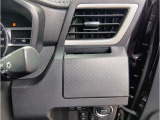 運転席の&rarr;
