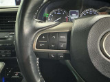 ステアリングスイッチ装備!運転しながら手元でオーディオの操作などができます。
