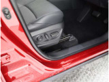 パワーシート搭載。微妙な調整が手軽にでき、お客様にピッタリのポジションで運転することが可能です。