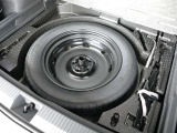 スペアタイヤはやっぱり安心ですね。