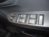 運転席のパワーウインドウスイッチです!電動ドアミラーのコントロールスイッチもあります。