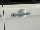 品質へのこだわり!フロアマットやシートなど車内をキレイに清掃し、ニオイや汚れなどを徹底的にクリーニングしてもらっております。室内はピカピカです☆