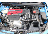 TYPE R専用2.0L VTEC TURBOエンジンは、出力243k[330PS]、最大トルク420N・m[42.8kgf・m]へと進化し、パワーウエイトレシオ4.33を達成。