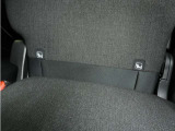 ◆ISOFIX◆シートベルトいらずでチャイルドシートと固定金具を連結するだけでガッチリ固定できます。