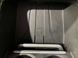 ワイヤレスチャージング Qiに準拠した携帯電話をワイヤレス充電が可能です。iphone等対応。機種により充電できない可能性がございます。