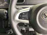 ステアリングの左側には、オーディオのスイッチが付いています