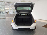 BMWプレミアムセレクション前橋では、高年式低走行モデルからMモデル、年式が経ちなかなかディーラーでは見かけないモデルまで幅広いラインナップで認定中古車を取り扱っております。品質に自信があります。