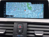 iDriveHDDナビゲーションになります。操作はコントローラーとタッチパネルにて操作いただけます。