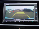 バックカメラ装備しております。駐車時に大変役に立ちますよ。駐車が苦手な方にも便利機能です。