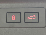 【パワーバックドア】スマートキーや運転席のボタンを押すだけでリアゲートが自動で開閉します!荷物を持っている時や、高い位置にあるバックドアを閉める際に便利な機能です♪